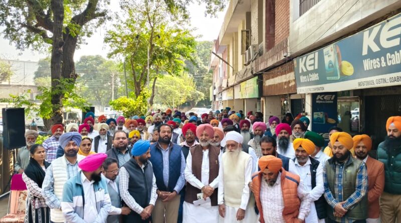 ਭਾਜਪਾ ਕਰ ਰਹੀ ਵੰਡ ਦੀ ਸਿਆਸਤ, ਆਪ ਸਿਰਫ਼ ਇਸ਼ਤਿਹਾਰਾਂ ਦੀ ਰਾਜਨੀਤੀ— ਖਤਰੇ ‘ਚ ਪੰਜਾਬ: ਬਲਬੀਰ ਸਿੰਘ ਸਿੱਧੂ