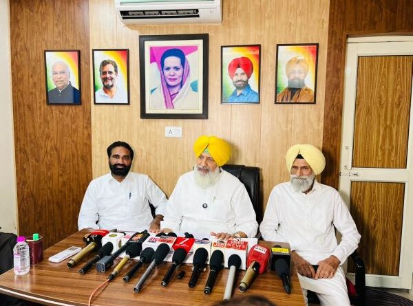ਸਰਕਾਰ ਟਕਰਾਅ ਵਾਲਾ ਰਾਹ ਛੱਡ ਕੇ ਮੁਲਾਜ਼ਮਾਂ ਦੀਆਂ ਹੱਕੀ ਮੰਗਾਂ ਤੁਰੰਤ ਮੰਨੇ – ਸਿੱਧੂ