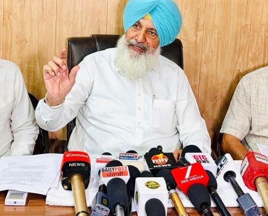 ਮੋਹਾਲੀ ‘ਚ ‘ਆਪ’ ਨੇ ਲੋਕਤੰਤਰ ਅਤੇ ਆਪਣੇ ਹੀ ਅਸੂਲਾਂ ਦਾ ਜਨਾਜ਼ਾ ਕੱਢਿਆ: ਬਲਬੀਰ ਸਿੱਧੂ