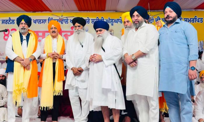 ਟਕਸਾਲ ਹੈੱਡਕੁਆਰਟਰ ਵਿਖੇ, ਮਹਾਰਾਸ਼ਟਰ ਦੇ ਭਾਜਪਾ ਮੰਤਰੀ ਨੇ ਓਪਰੇਸ਼ਨ ਬਲੂ ਸਟਾਰ ਦੇ ਸਿੱਖ ‘ਸ਼ਹੀਦਾਂ’ ਨੂੰ ਸ਼ਰਧਾਂਜਲੀ ਭੇਟ ਕੀਤੀ